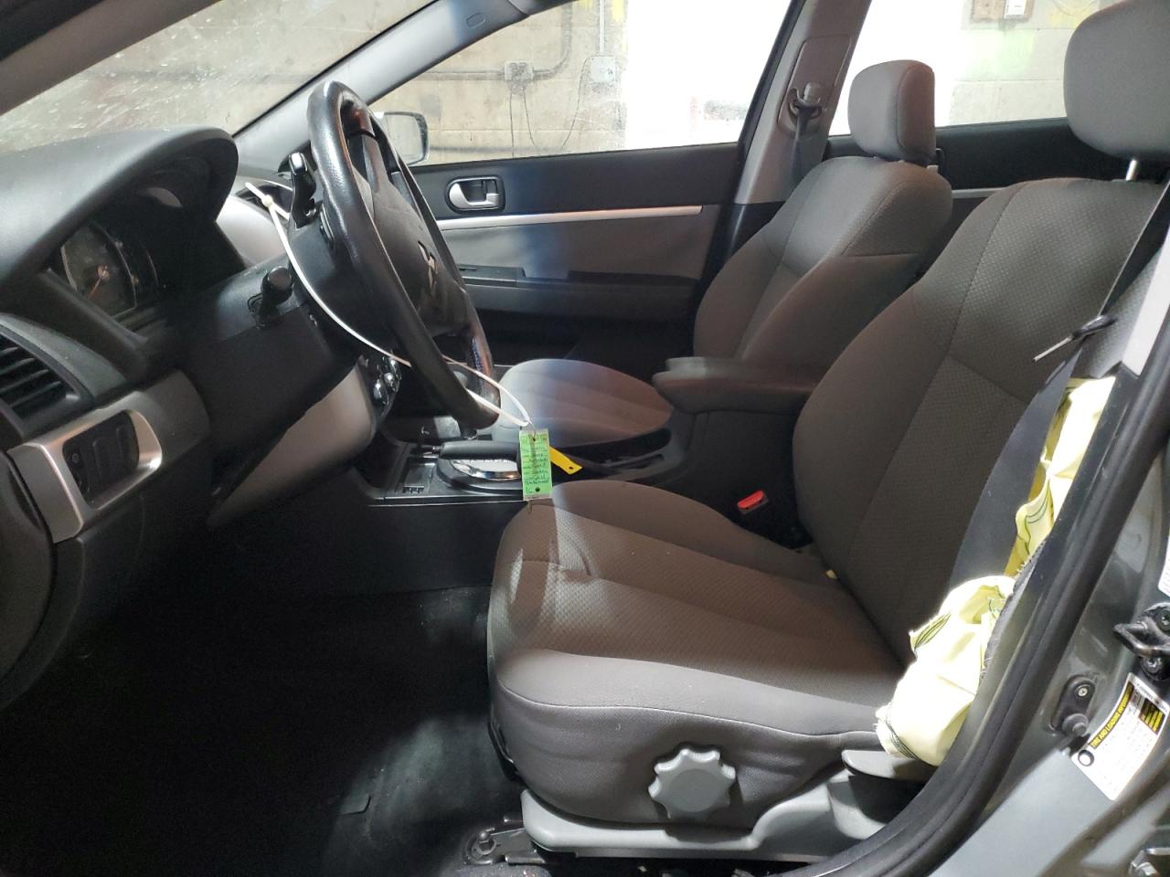 2008 Mitsubishi Galant - Image 7