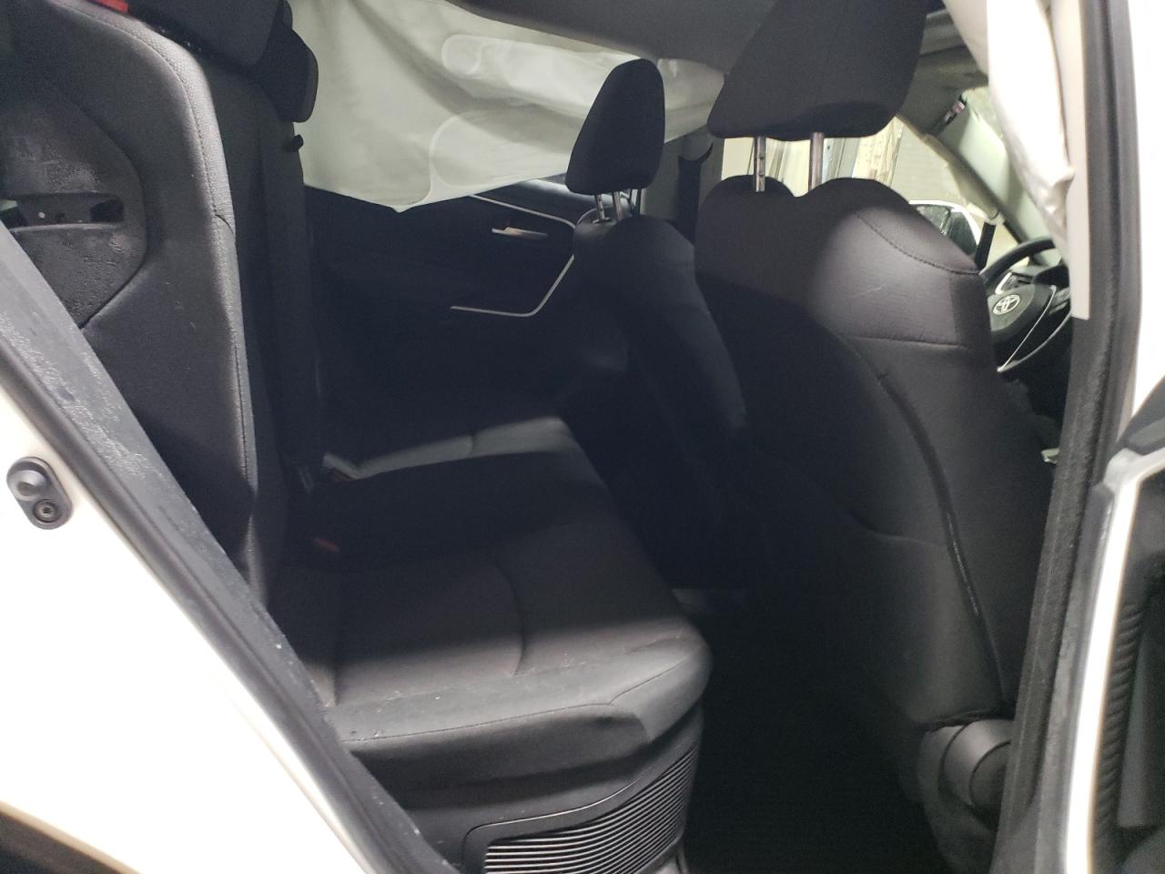 2024 Toyota RAV 4 - Image 10