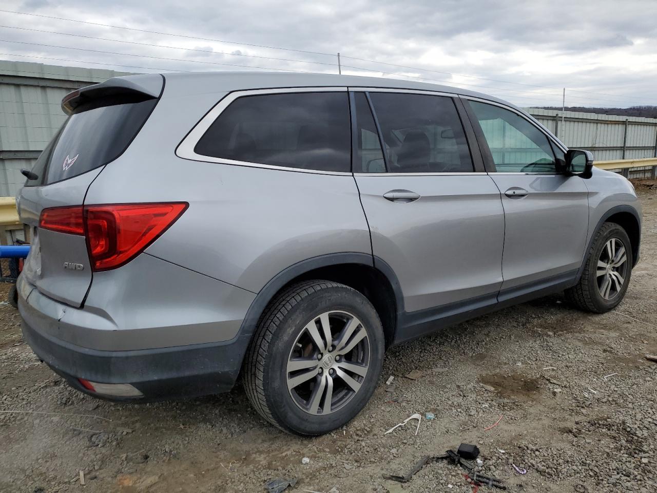2017 Honda Pilot - Image 3