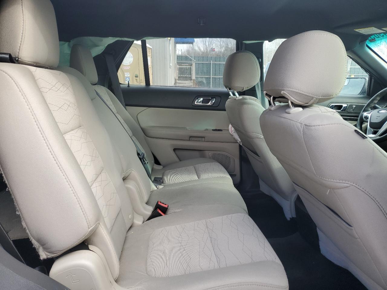 2015 Ford Explorer - Image 11