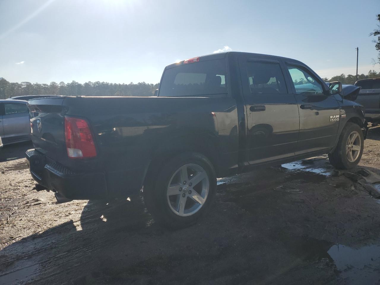 2016 RAM 1500 - Image 3