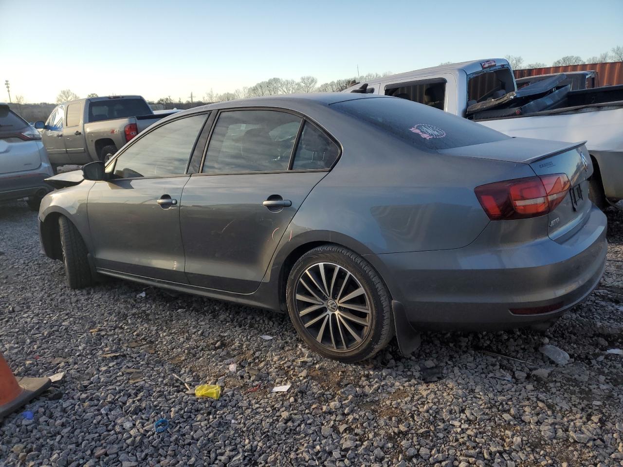 2016 Volkswagen Jetta - Image 2