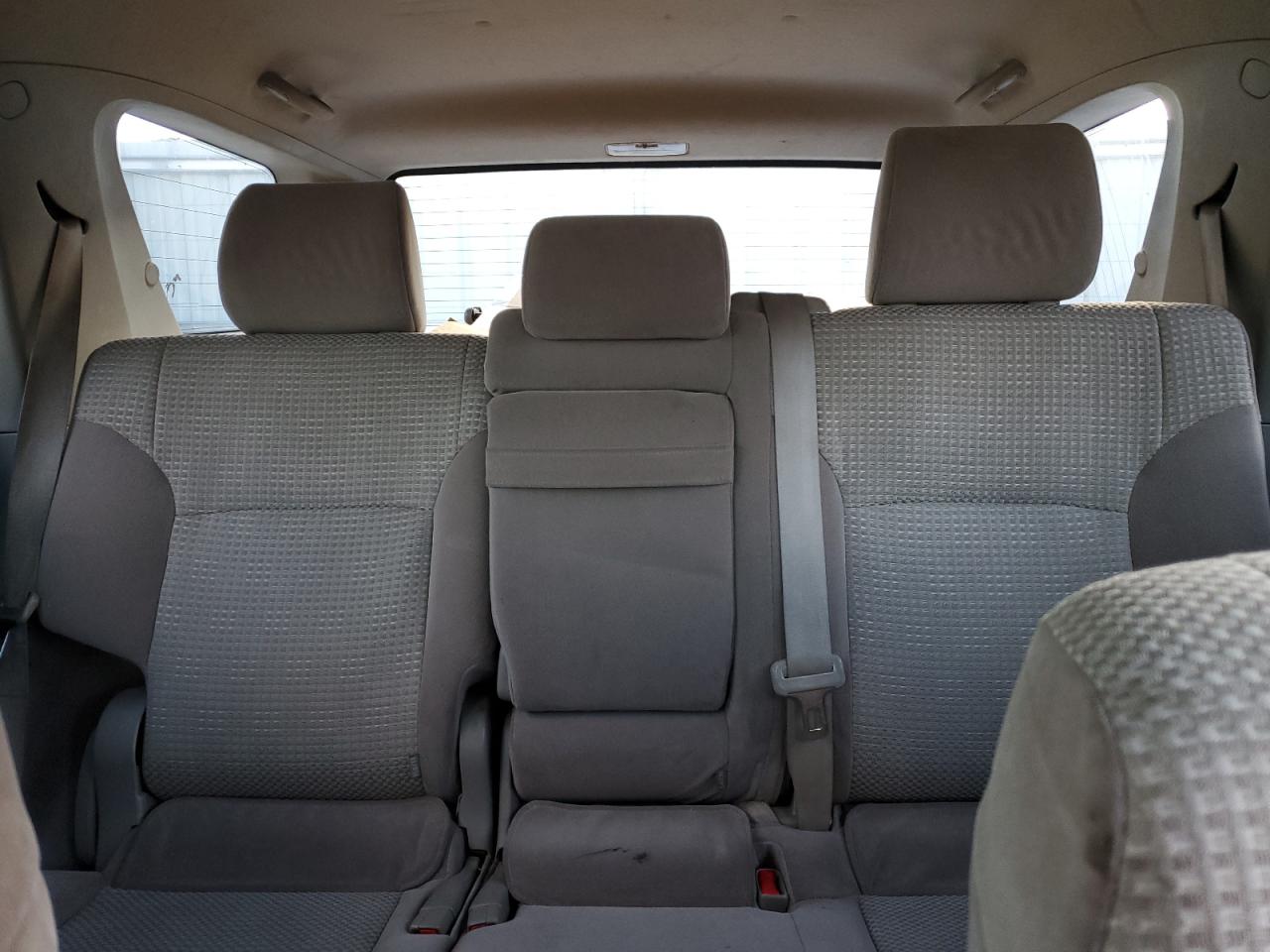 2004 Toyota 4Runner - Image 10