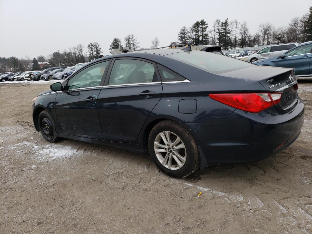 2012 Hyundai Sonata - Image 2