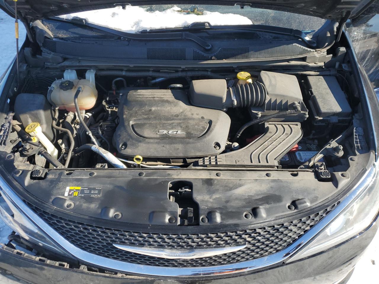 2018 Chrysler Pacifica - Image 13