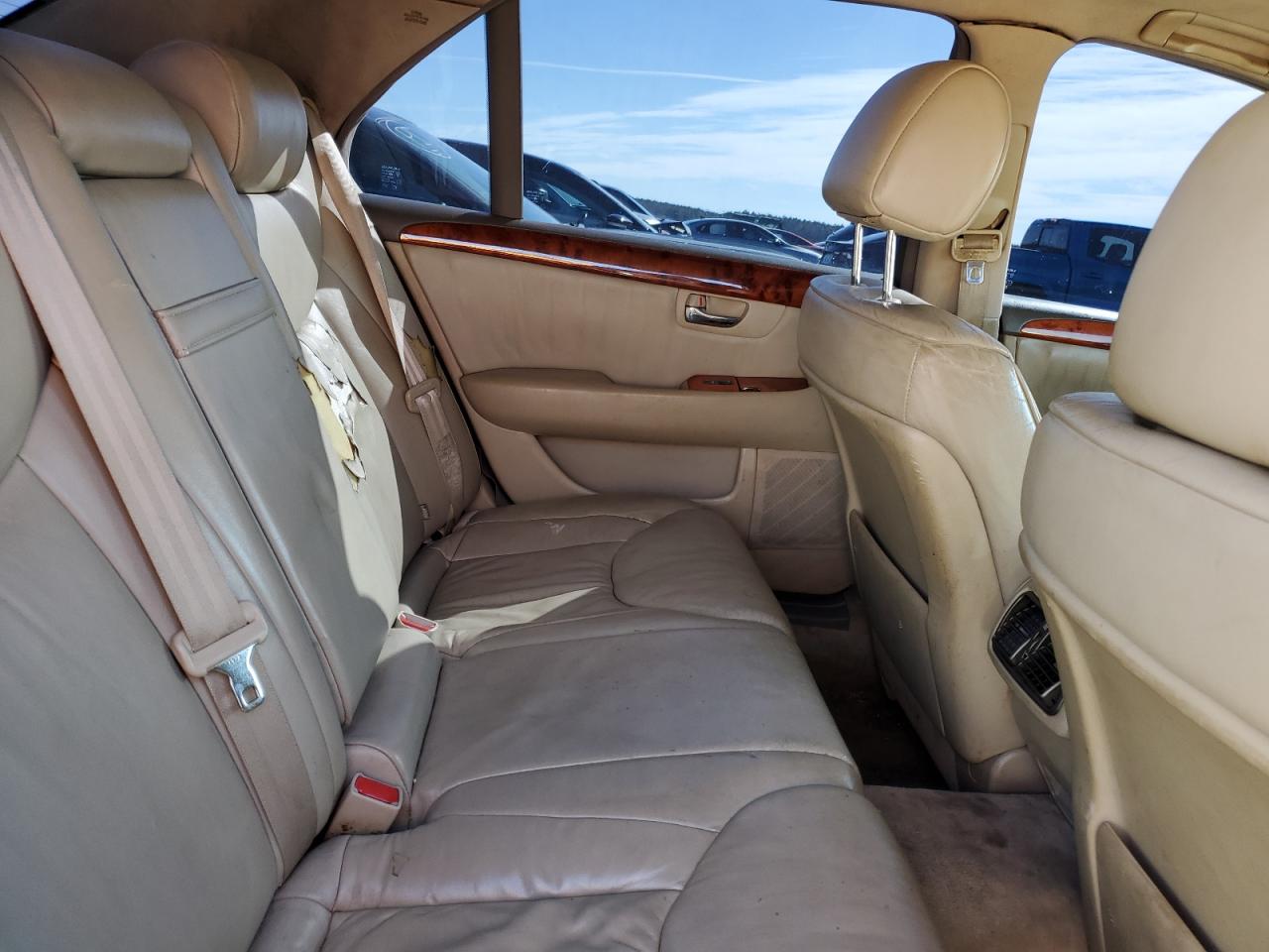 2002 Lexus LS - Image 10