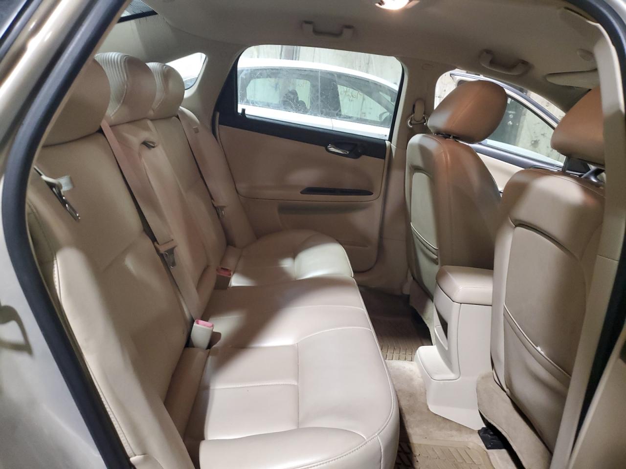 2010 Chevrolet Impala - Image 10