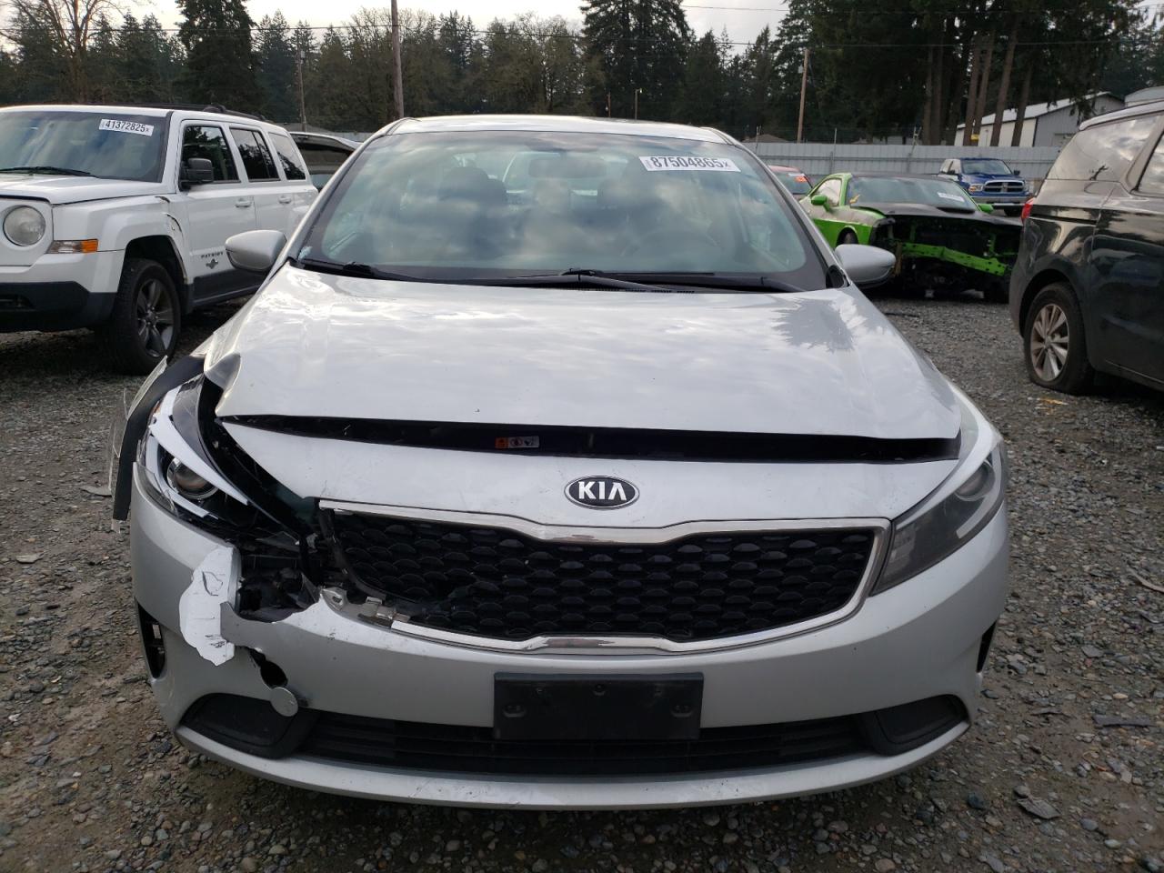 VIN 3KPFK4A74HE137680 2017 KIA FORTE no.5