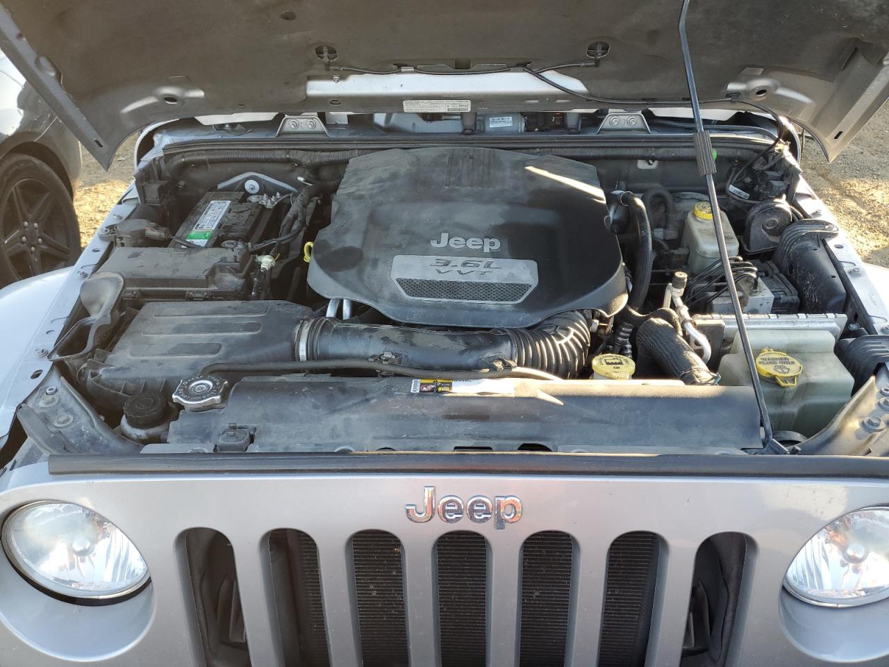 2013 Jeep Wrangler - Image 11