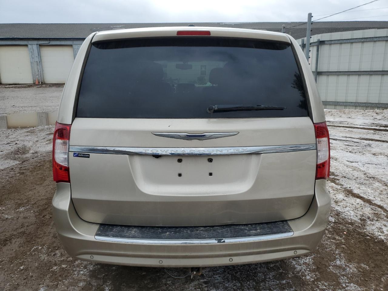 2013 Chrysler Town & Country - Image 6