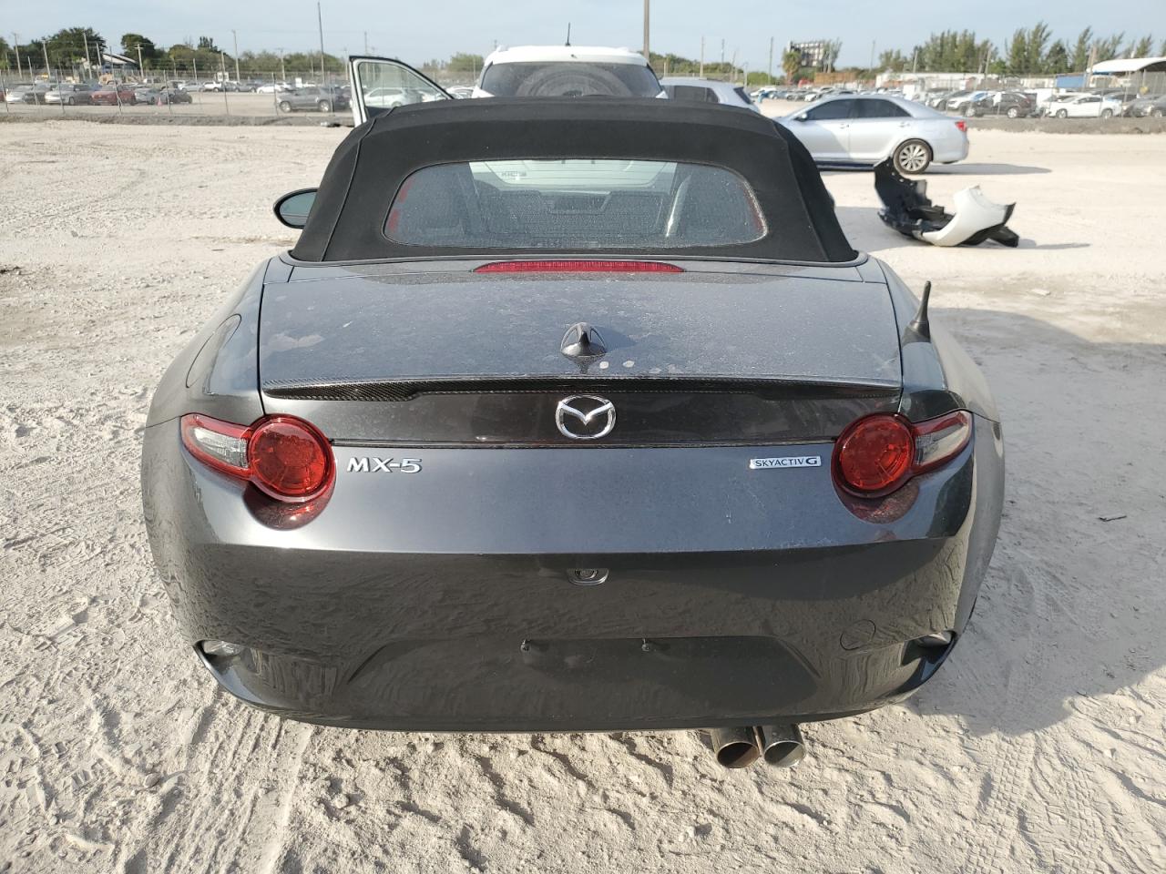 2022 Mazda MX-5 - Image 6