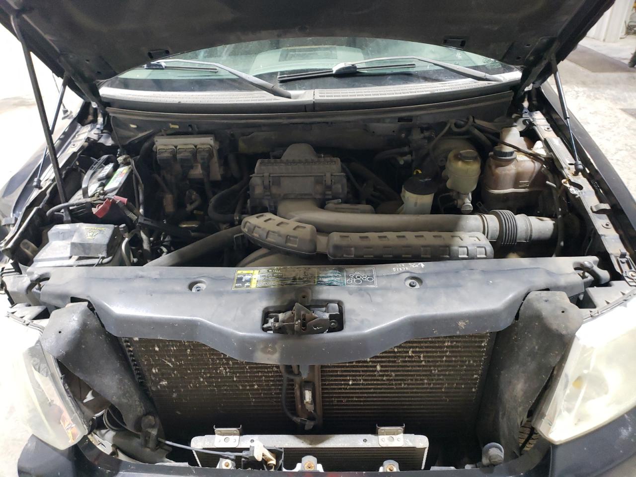 2004 Ford F-150 - Image 13