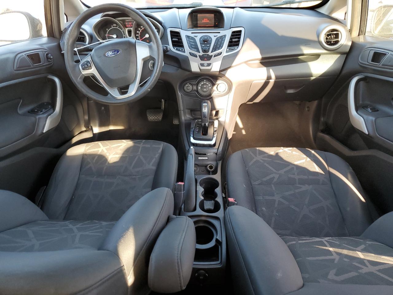 2012 Ford Fiesta - Image 8