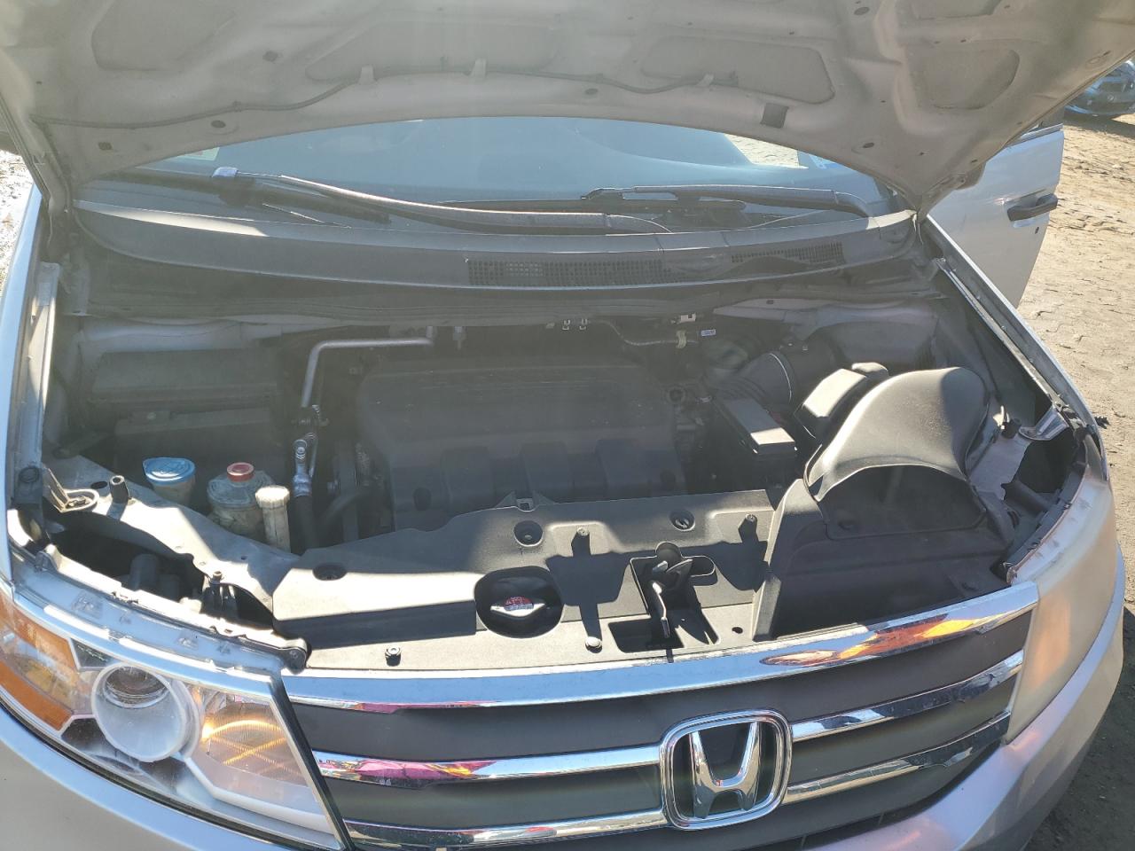 2011 Honda Odyssey - Image 12