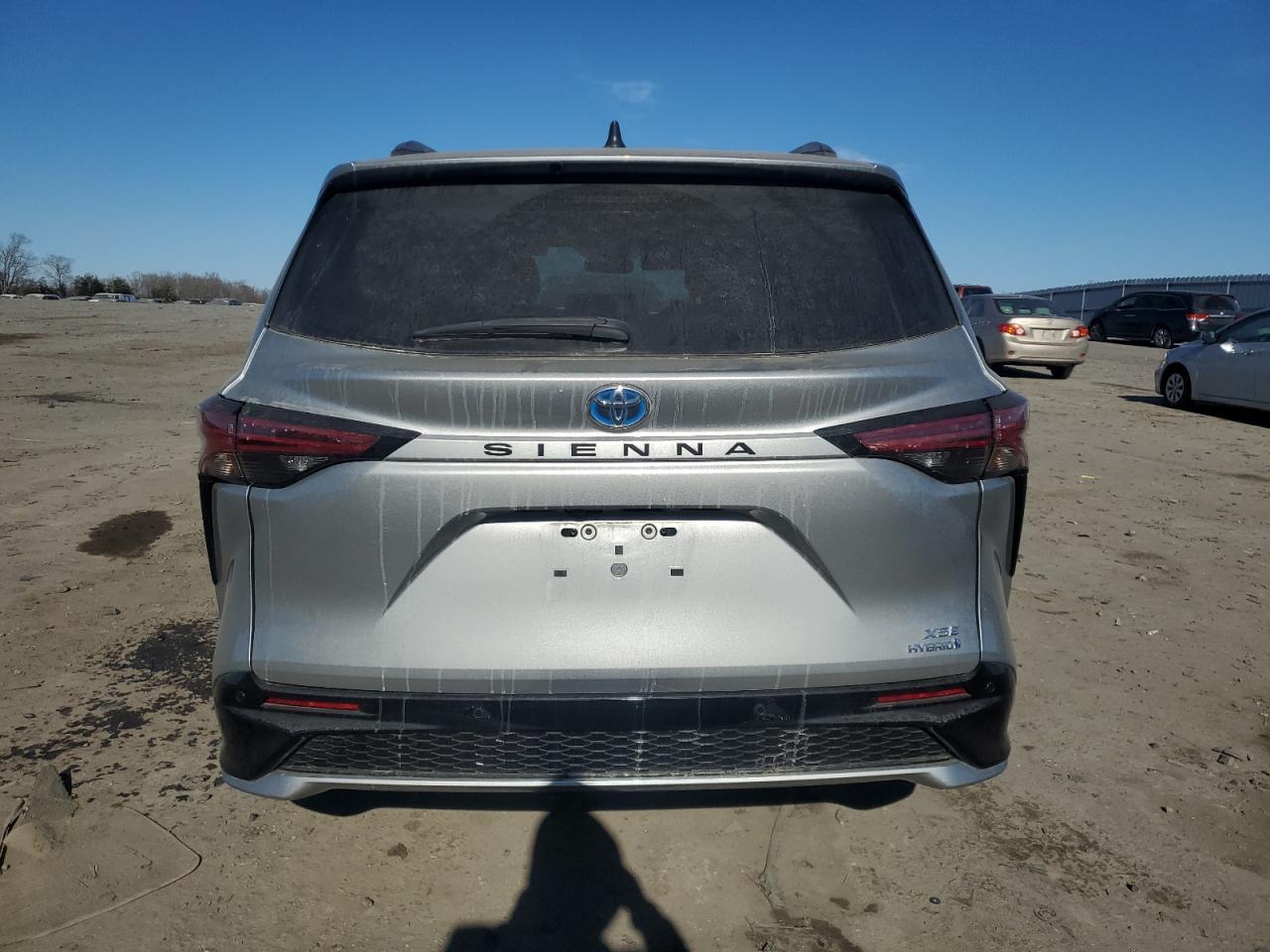2022 Toyota Sienna - Image 6