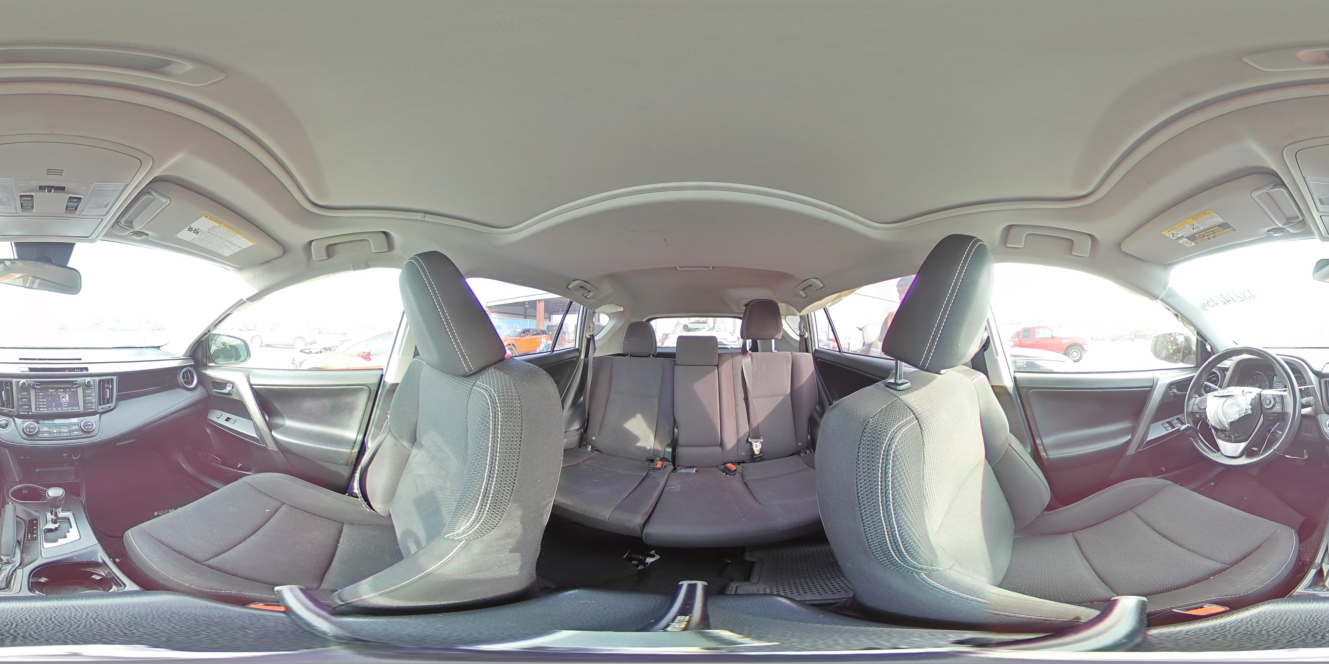 2018 Toyota RAV 4 - Image 15
