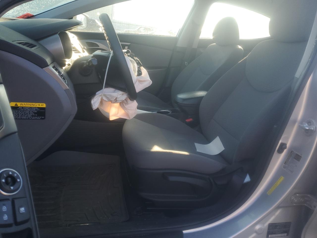 2015 Hyundai Elantra - Image 7