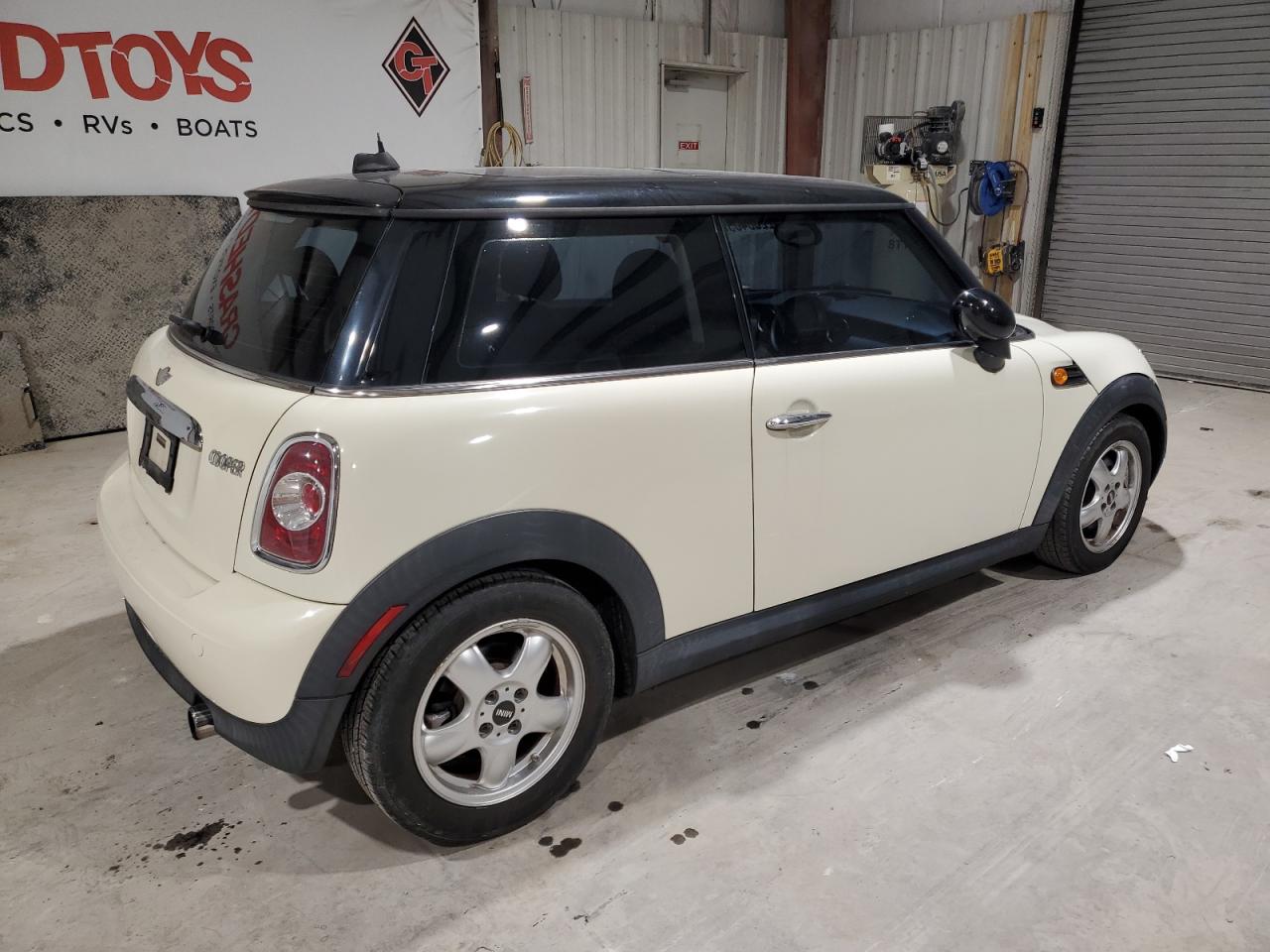 2011 MINI Cooper - Image 3