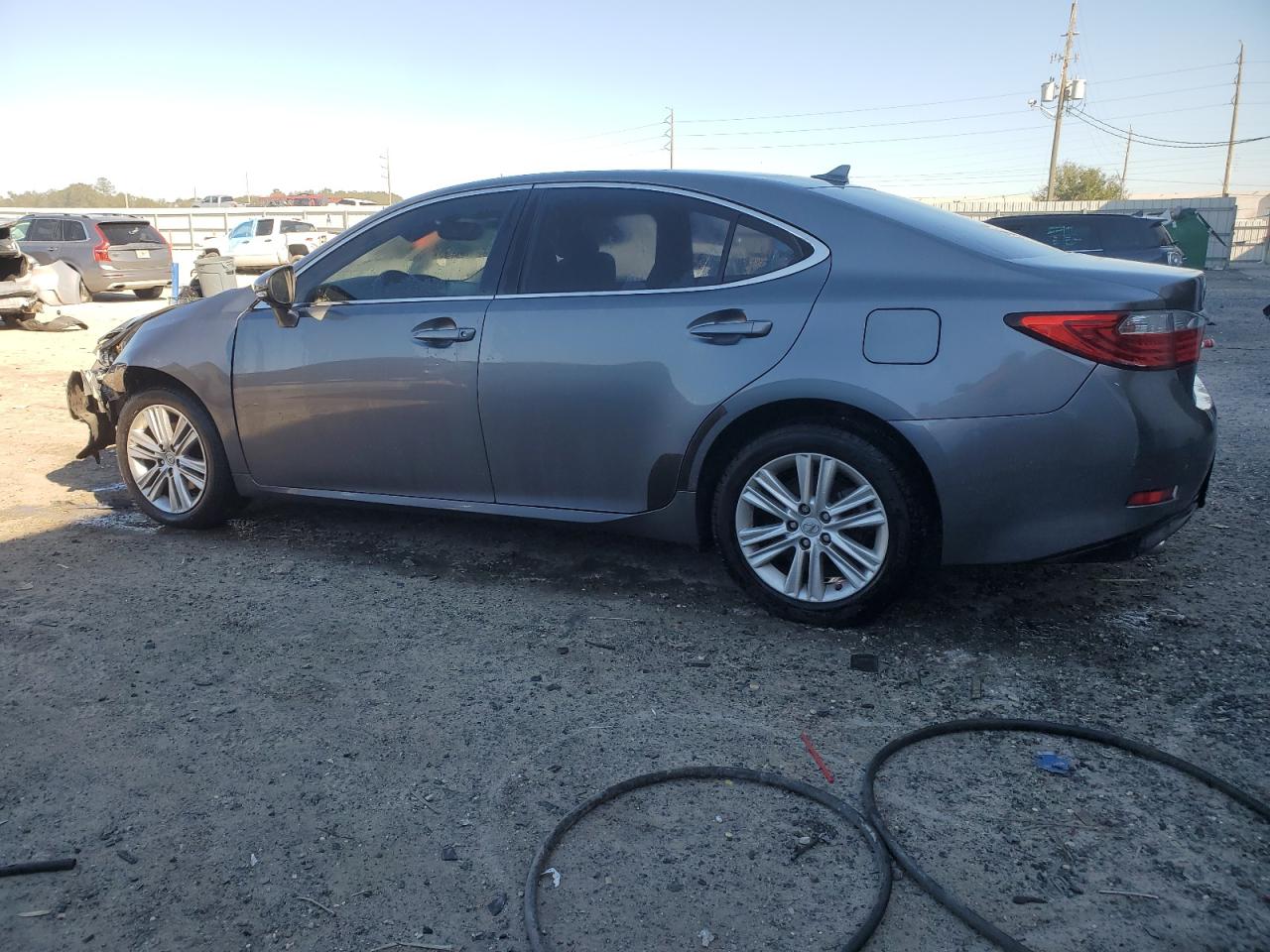 2013 Lexus ES - Image 2