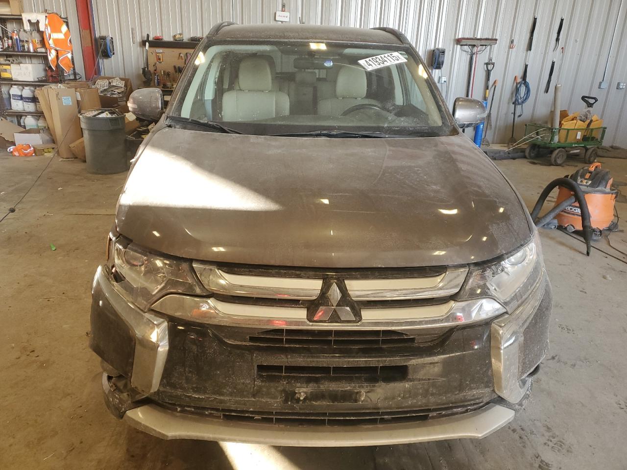 2016 Mitsubishi Outlander - Image 5