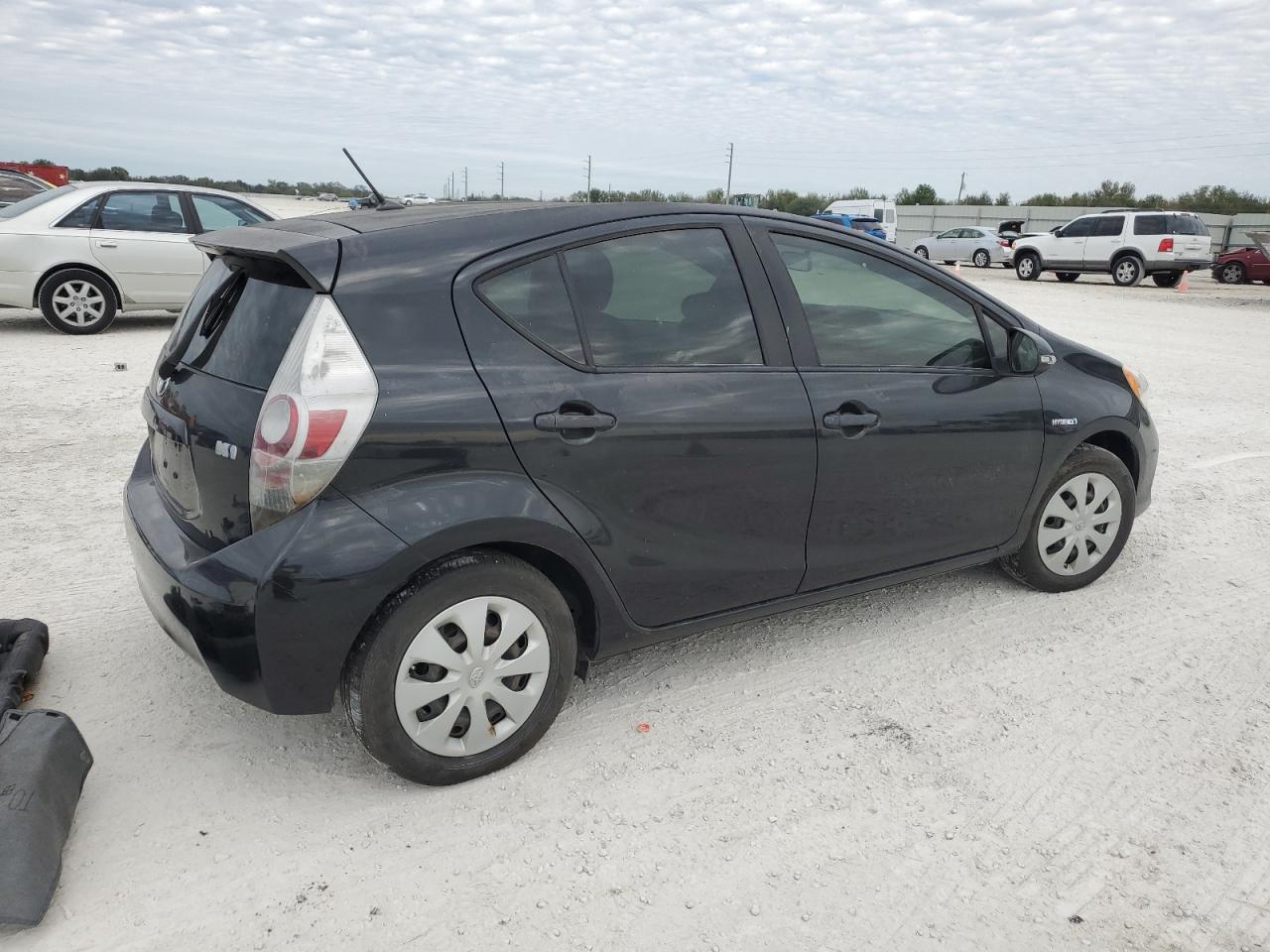 2014 Toyota Prius c - Image 3