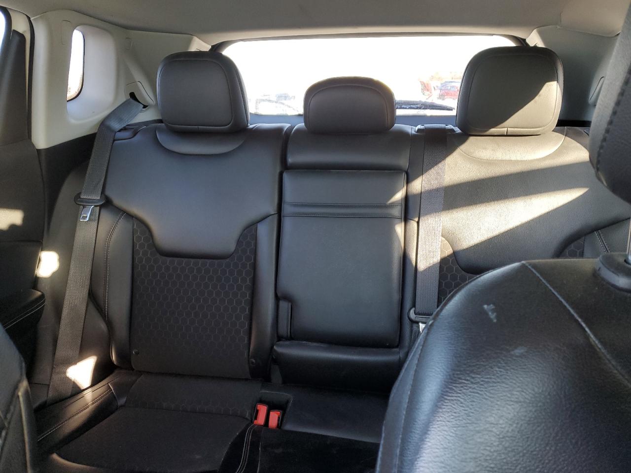 2018 Jeep Compass - Image 10