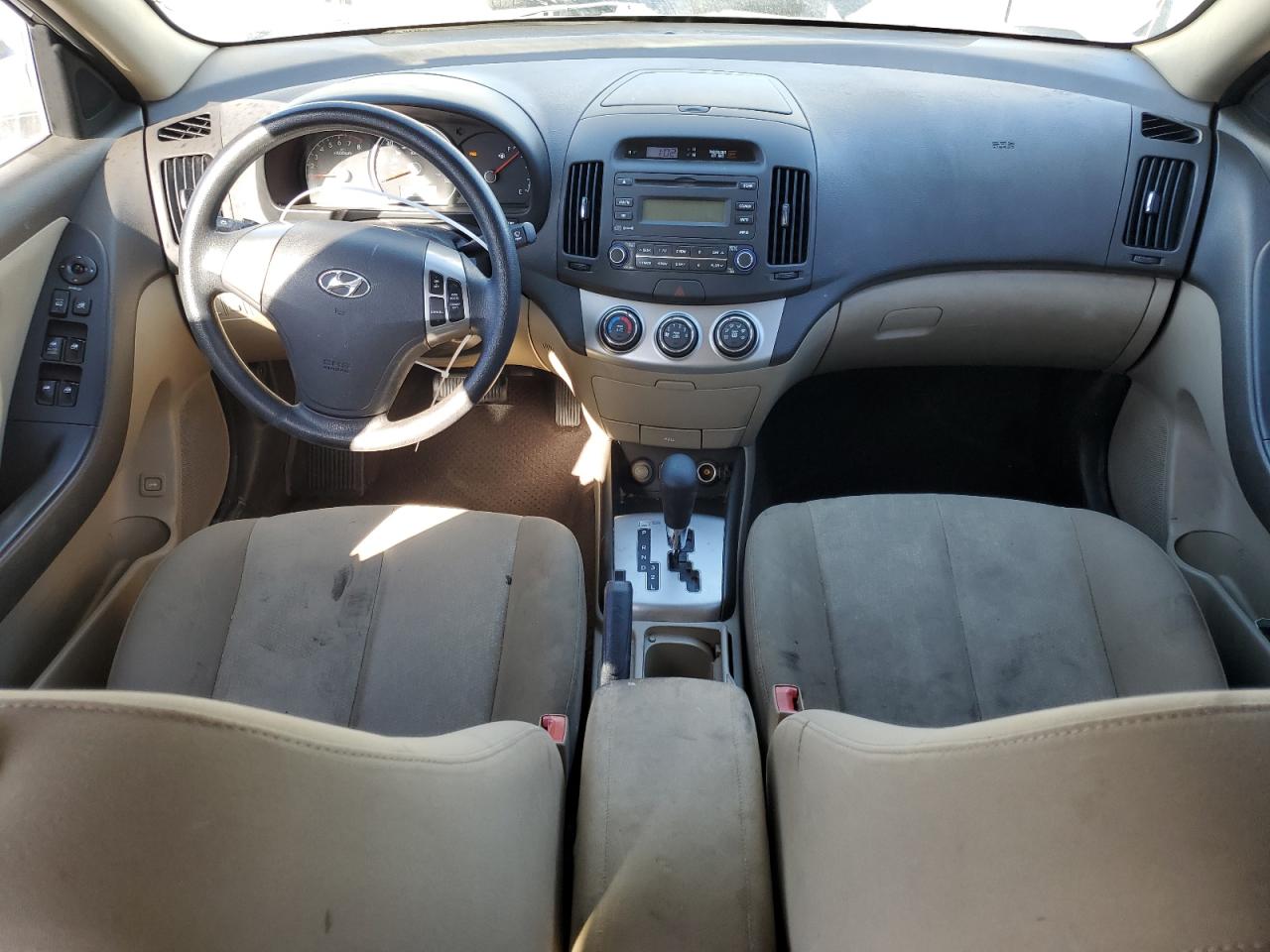 2010 Hyundai Elantra - Image 8