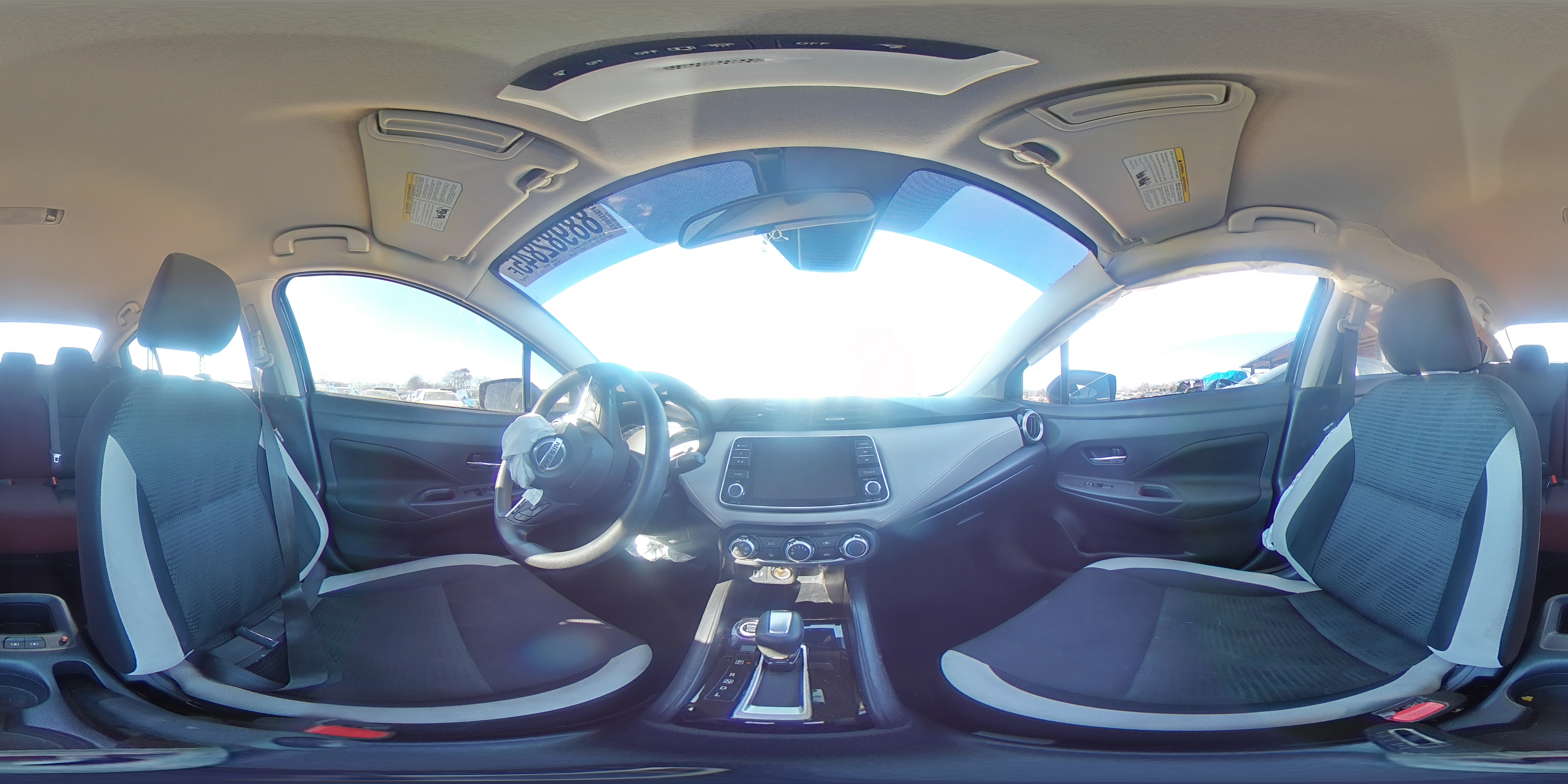 2021 Nissan Versa - Image 14