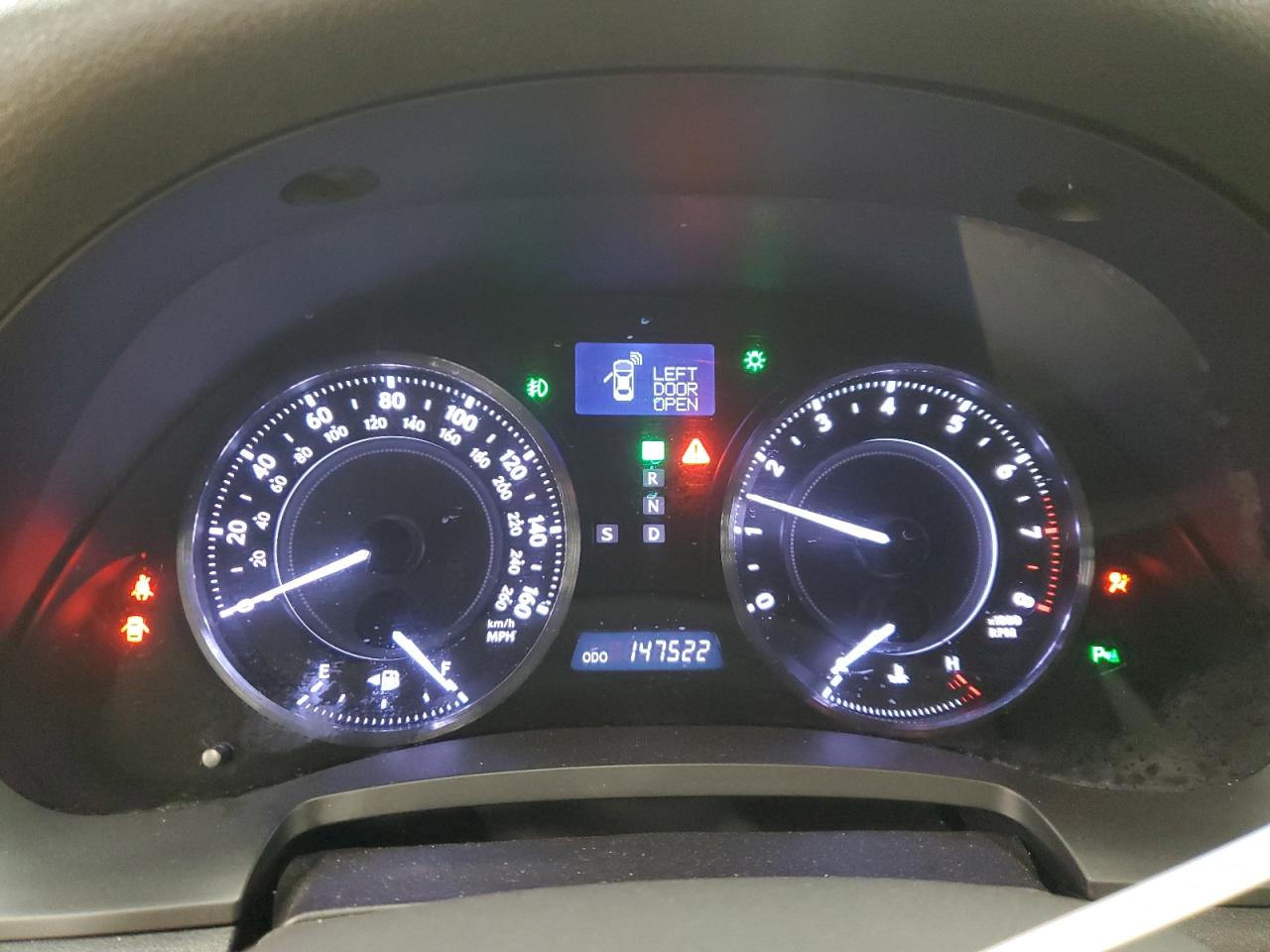 2011 Lexus IS - Image 9