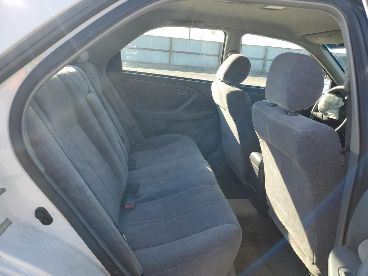 1998 Toyota Camry - Image 10