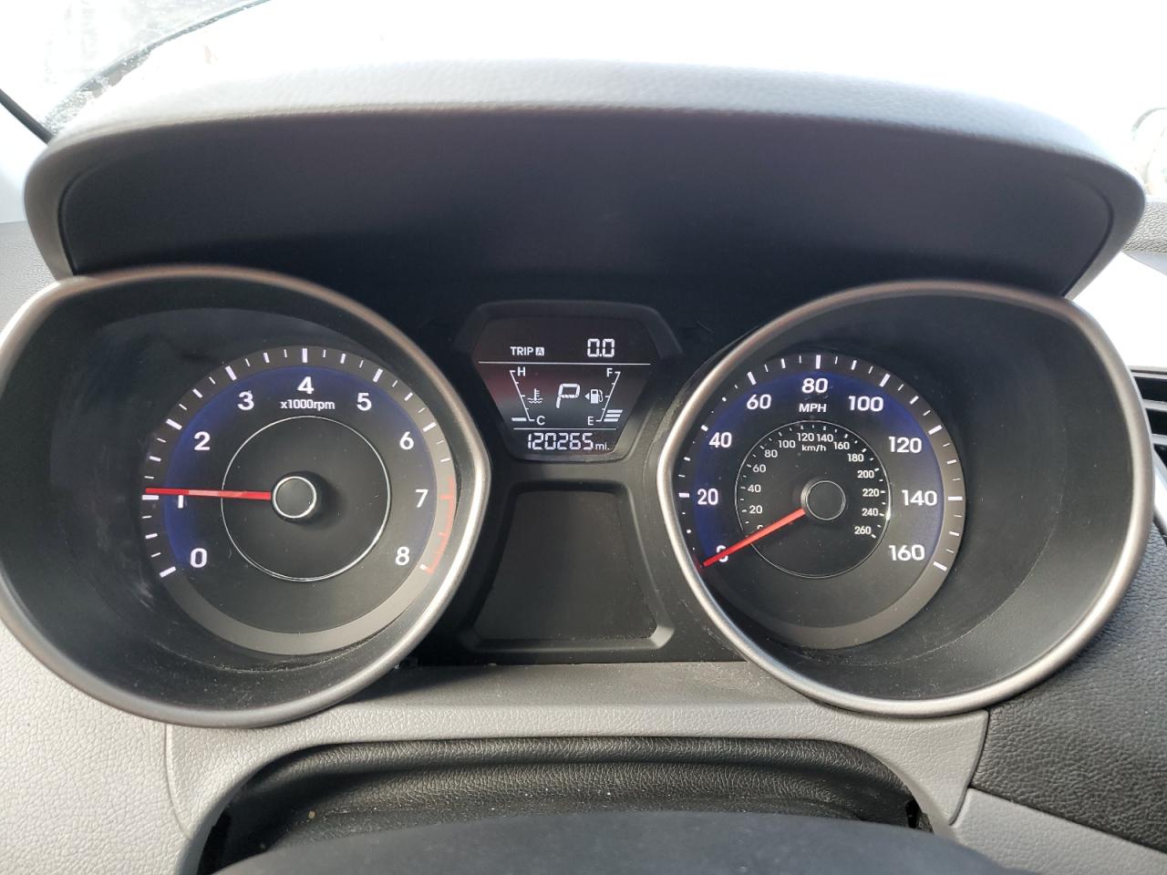 2016 Hyundai Elantra - Image 9