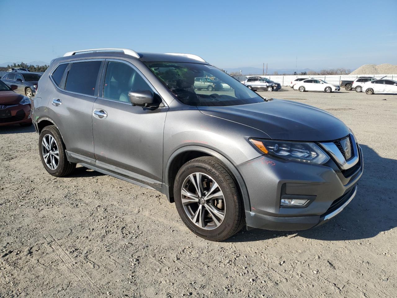 2017 Nissan Rogue - Image 4