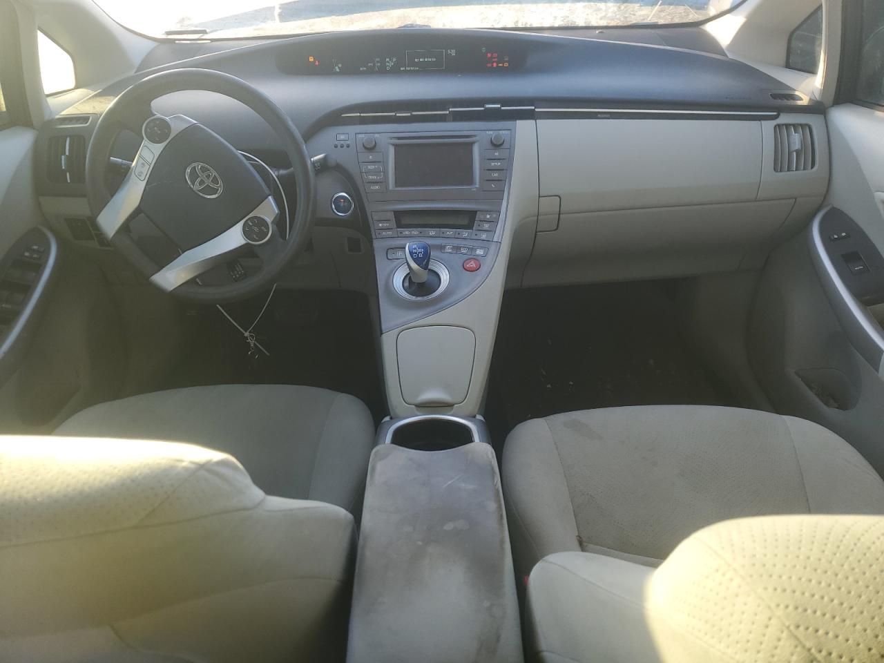 2013 Toyota Prius - Image 8
