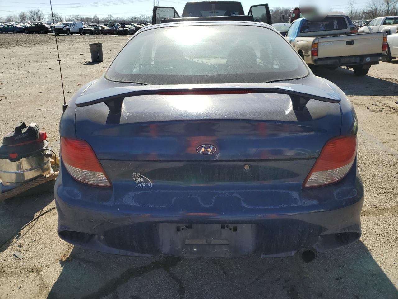 2001 Hyundai Tiburon - Image 6