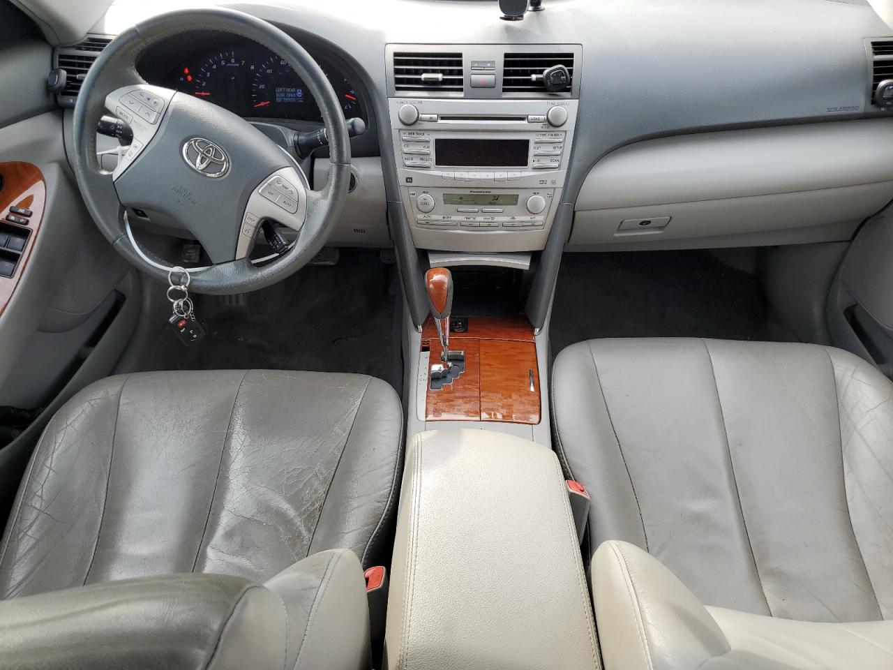 2011 Toyota Camry - Image 8