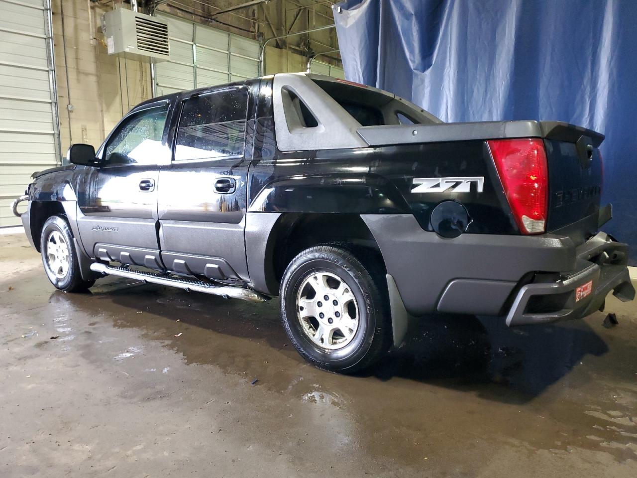 2003 Chevrolet Avalanche - Image 2