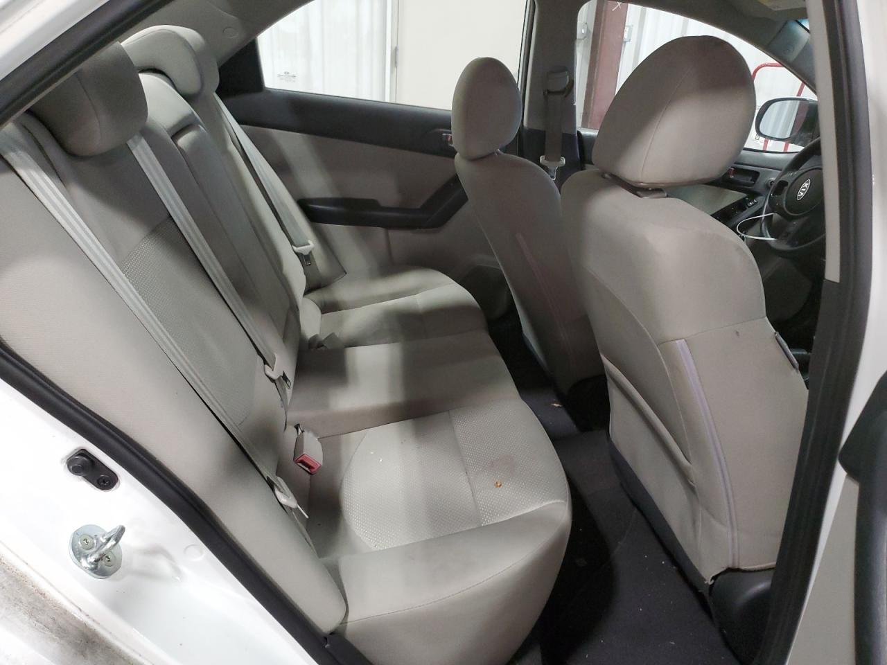 2010 Kia Forte - Image 11