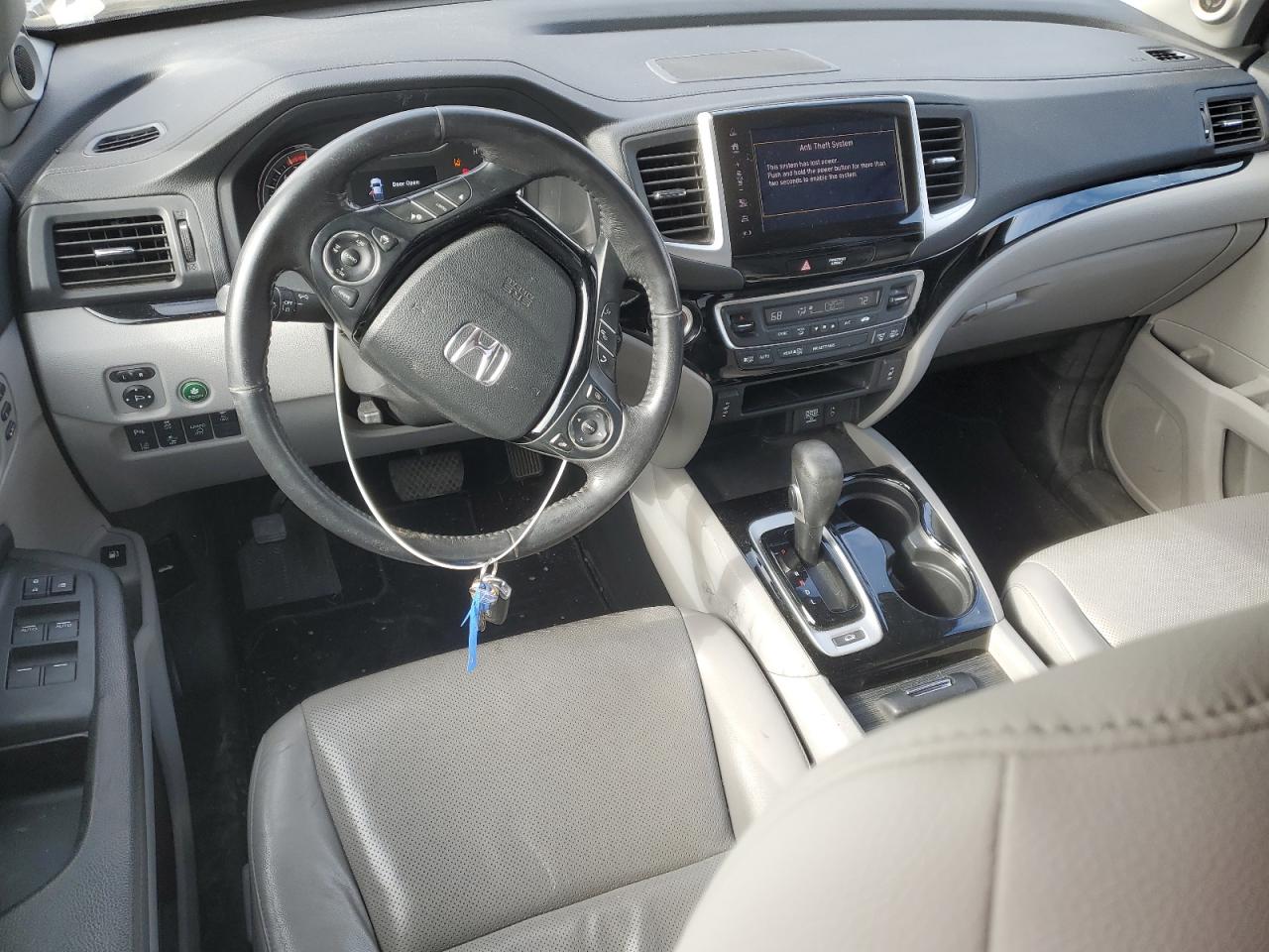 2018 Honda Ridgeline - Image 8