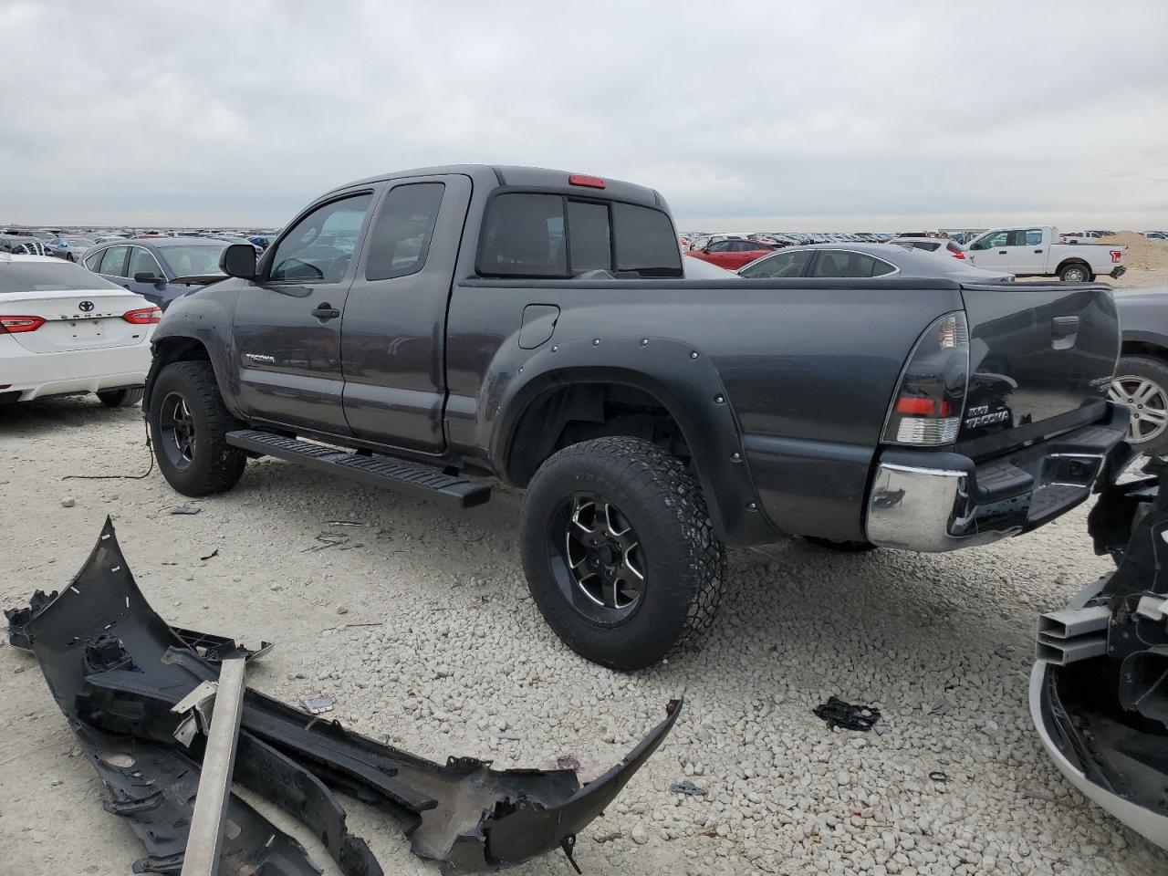 2013 Toyota Tacoma - Image 2