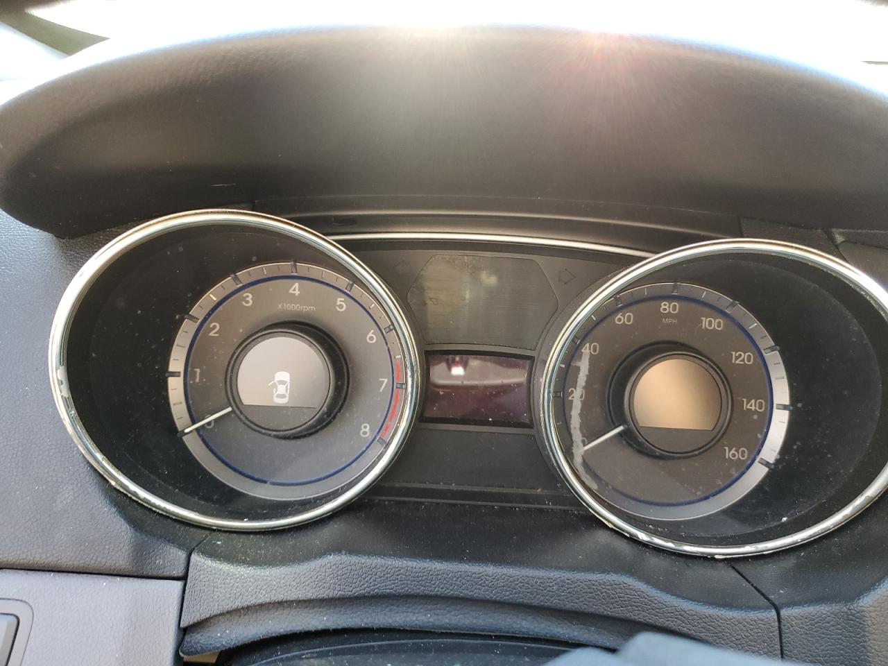 2012 Hyundai Sonata - Image 9