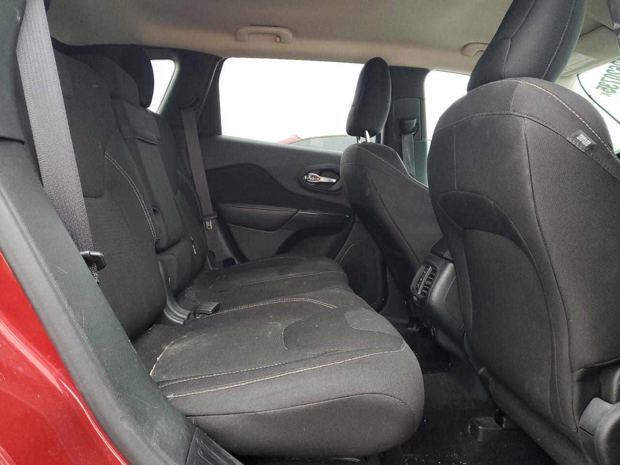2016 Jeep Grand Cherokee - Image 11