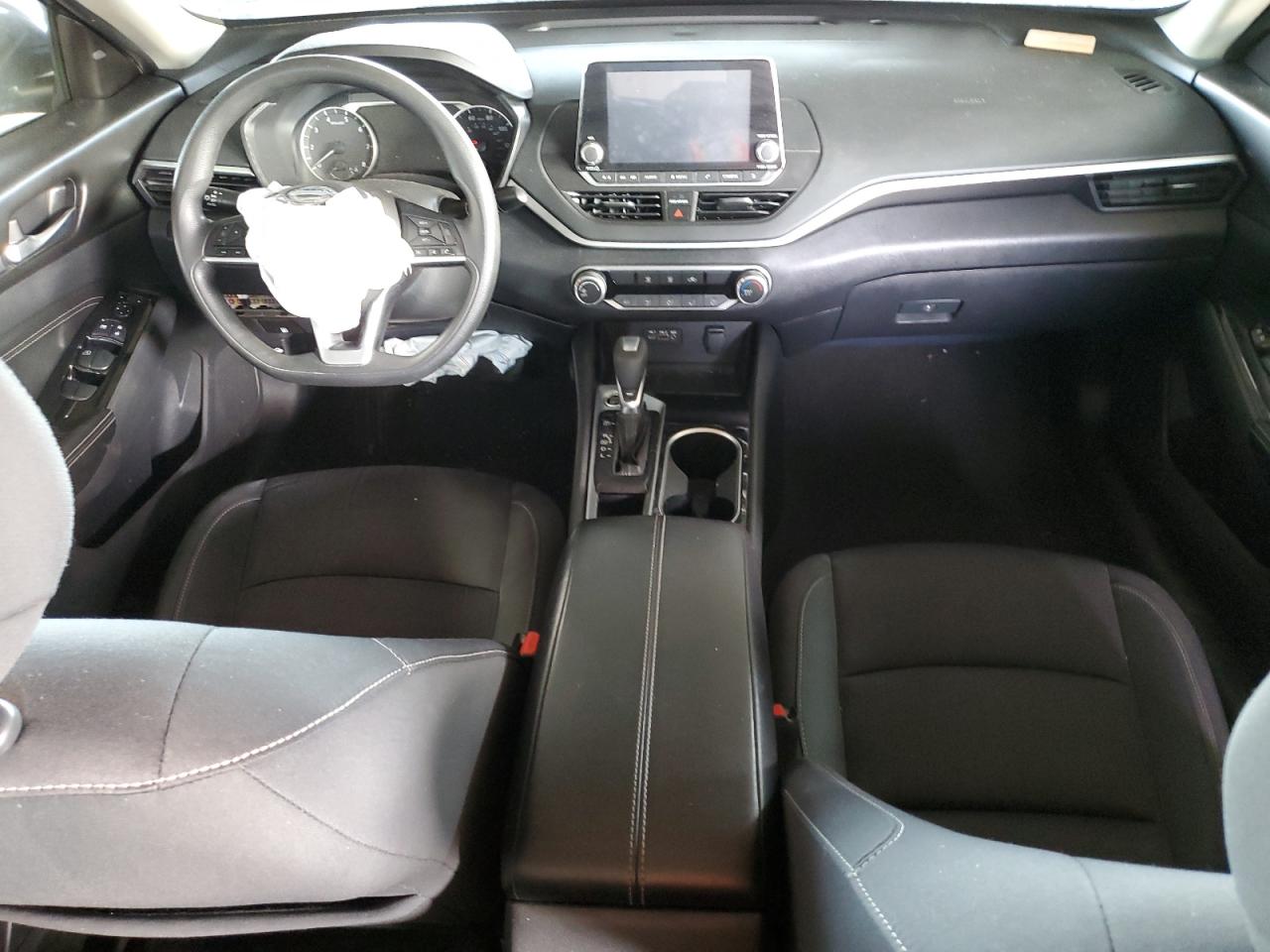 2021 Nissan Altima - Image 8