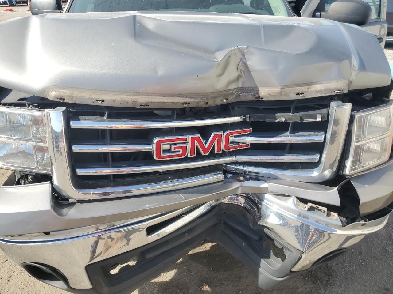 2012 GMC Sierra - Image 11
