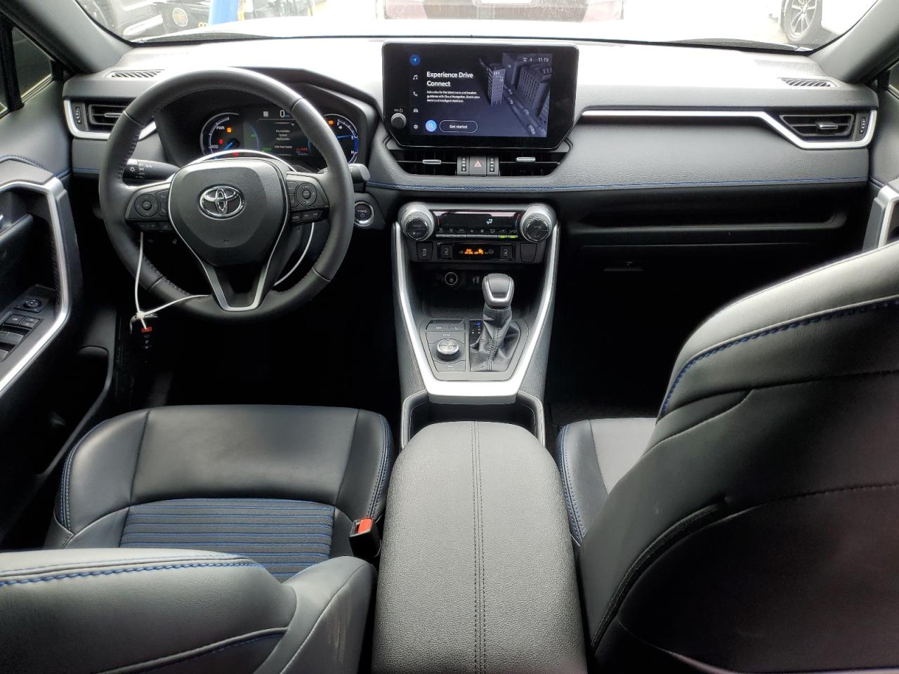 2024 Toyota RAV 4 - Image 8
