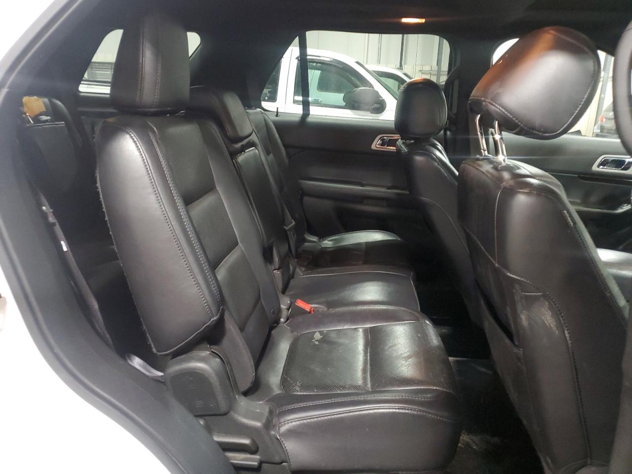 2011 Ford Explorer - Image 11