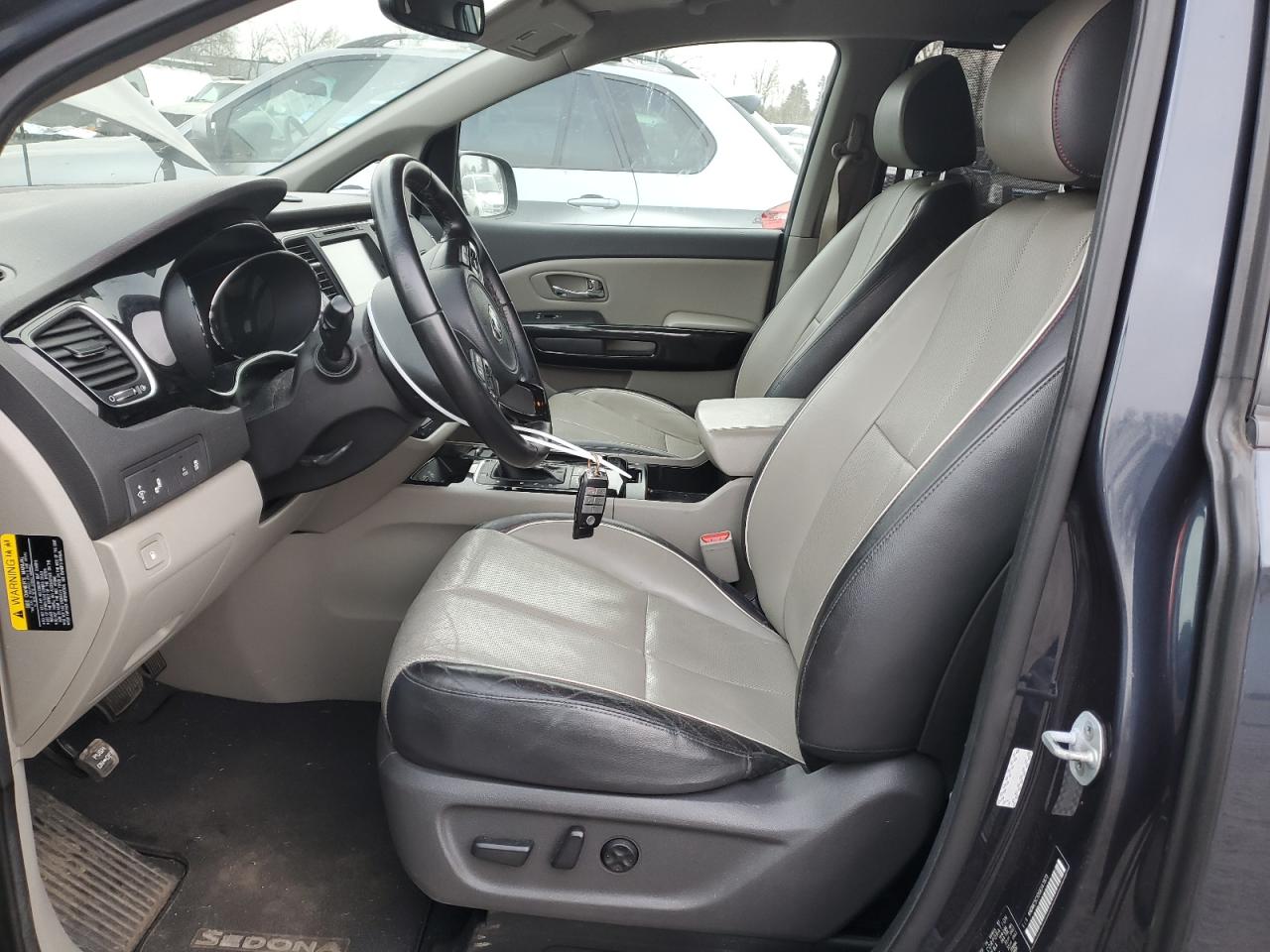 2016 Kia Sedona - Image 7