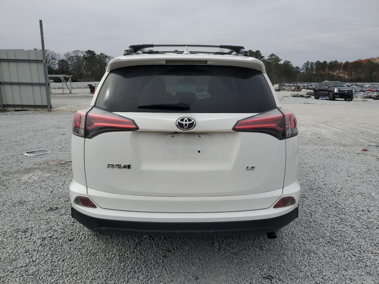 2018 Toyota RAV 4 - Image 6
