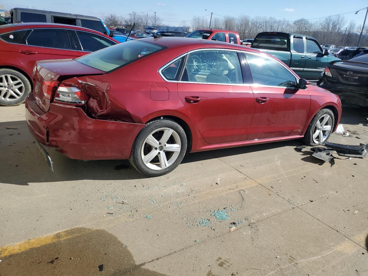 2015 Volkswagen Passat - Image 3
