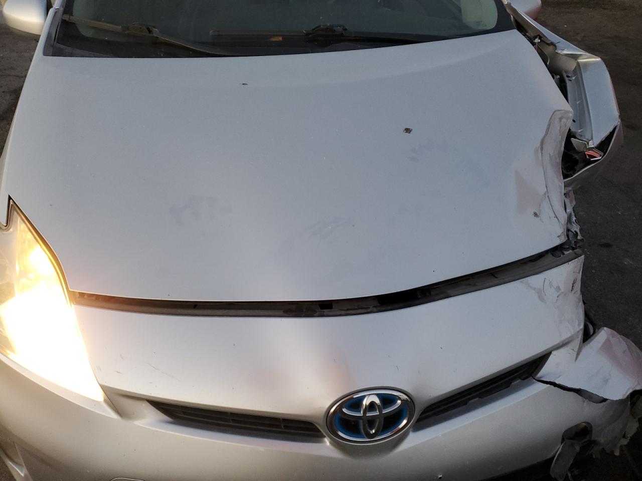 2015 Toyota Prius - Image 11