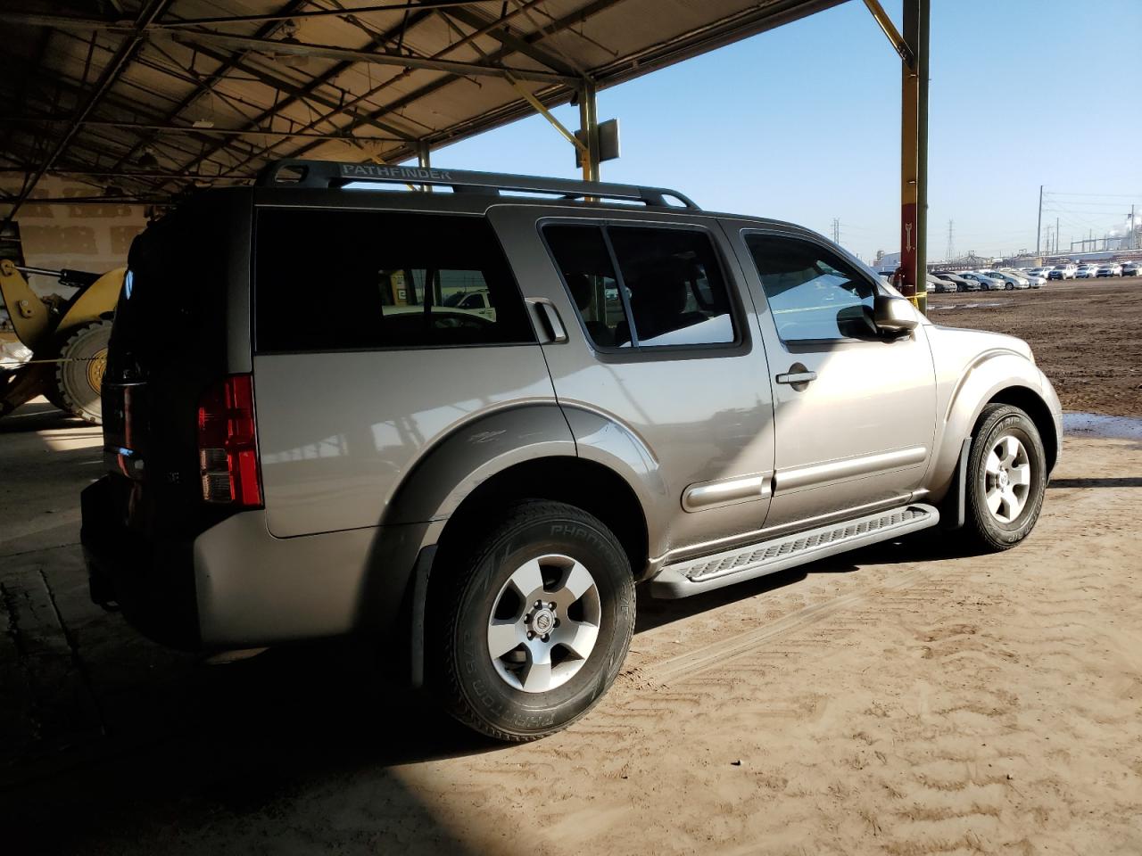 2005 Nissan Pathfinder - Image 3